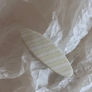 Fermaglio per capelli in tessuto scozzese coreano, elegante clip laterale chic moderna.