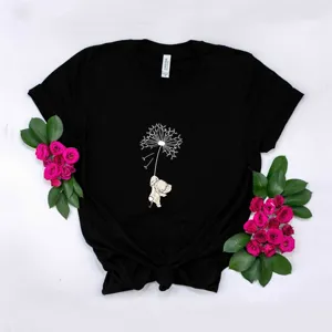 Black short sleeve t-shirt with dandelion graphic, casual round neck casual summer top.