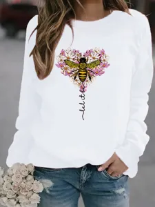 Detailansicht des weißen Damen Sweatshirts mit einem süßen Bienen Blumen Herz Print Design.