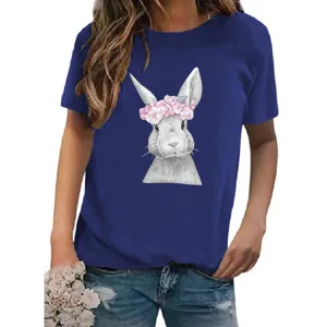 Nahaufnahme Detail des Damen Kurzarm T-Shirt mit niedlichem Hasen Skizze Druck Design.
