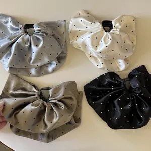 Pince à cheveux en satin à pois style français élégant accessoire pour queue de cheval