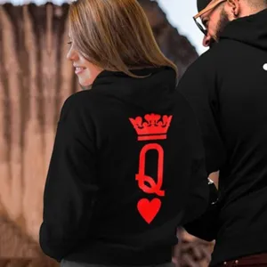 Ανδρικό γυναικείο φούτερ με κουκούλα και κόκκινη στάμπα κορώνας, casual μαύρη λεπτομέρεια.