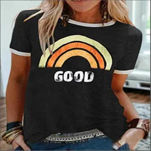 Λεπτομερής όψη γυναικείο casual t-shirt κοντό μανίκι vintage ουράνιο τόξο και κείμενο.