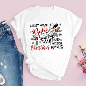 T-shirt à manches courtes blanc sur le thème de la pâtisserie de Noël avec imprimé.