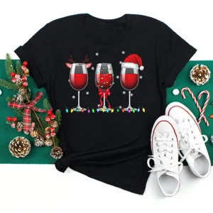 Christmas wine glasses print short sleeve black t-shirt casual holiday graphic tee top