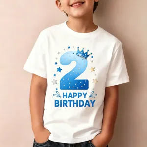 Λευκό παιδικό κοντομάνικο t-shirt με σχέδιο γενεθλίων και νούμερο δύο για αγόρια και κορίτσια.