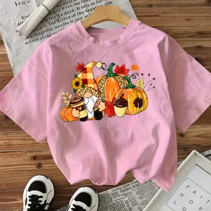 Dames roze korte mouw t-shirt casual top met schattige herfst Halloween gnoom pompoen print.