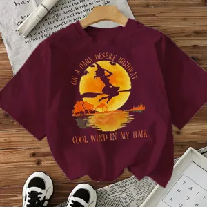 T-shirt manches courtes graphique sorcière Halloween, haut oversize bordeaux décontracté.