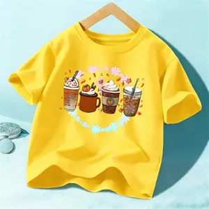 Kinder Kurzarm gelbes T-Shirt mit herbstlichem Kaffee-Print für Halloween Festkleidung.