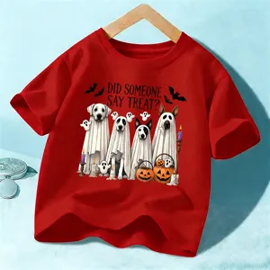 T-shirt rouge d'Halloween pour enfants avec motif de chien fantôme, haut festif à manches courtes.