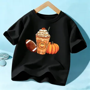 Maglietta nera a maniche corte per bambini con stampa di zucca e caffè per Halloween.