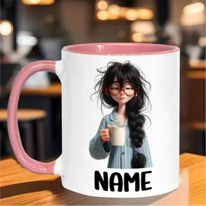 Tazza in ceramica personalizzata con simpatica illustrazione di ragazza e manico rosa.