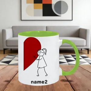 Vista di dettaglio della tazza in ceramica con cuore personalizzato, regalo romantico.