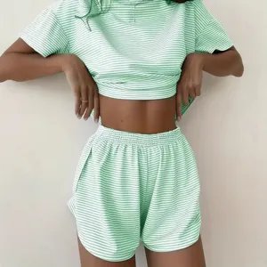 Grün weiß gestreifter Strick Kurzarm Top und Shorts Lounge Set für Damen Hauptproduktansicht