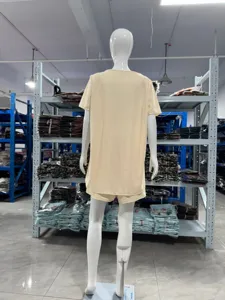 Damen einfarbiges zweiteiliges Set lässiges Kurzarmtop und Shorts Sommeroutfit.