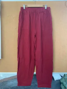 Pantalon de loisirs femme bordeaux ample coton lin sarouel suspendu détail affichage