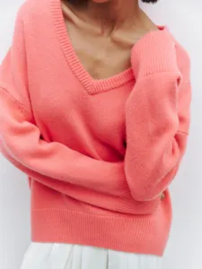 Cozy V-neck loose long sleeve knit sweater for women, fashionable autumn pink top wear