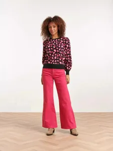 Women's crewneck long sleeve leopard print knit sweater, fashionable autumn winter daily wear.