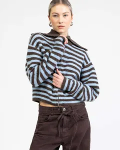 Women's striped zip-up knit cardigan sweater with oversized collar for autumn and winter.