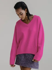Pink V-neck long sleeve sweater for women, casual loose knitwear pullover for autumn winter.