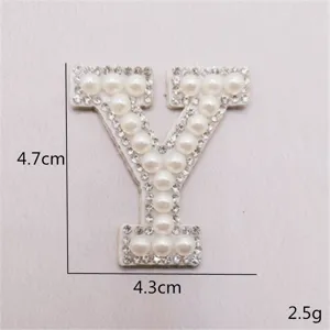 Strass Perle Buchstabe Y Aufnäher für DIY Kleidung Zubehör, Taschen und Hüte Detailansicht.