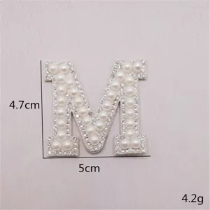 Perle Strass Buchstabe M Aufnäher DIY Kleidung Zubehör dekorative Applikation 4.7x5cm