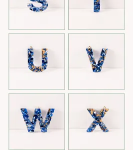 Blauer Harz Buchstaben Anhänger DIY mit Goldflocken Alphabet Schlüsselanhänger Zubehör.