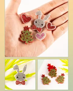 Ensemble de patchs strass DIY avec lapin mignon, cœurs et sapin de Noël pour loisirs.
