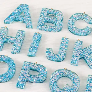 Blaue Harz Glitzer Buchstaben Anhänger DIY Epoxid Alphabet Schlüsselanhänger Schmuckzubehör