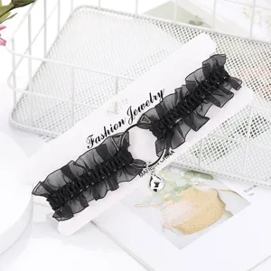 Schwarze spitze choker halskette mit süßer silberner glocke, elastischer hals schmuck.
