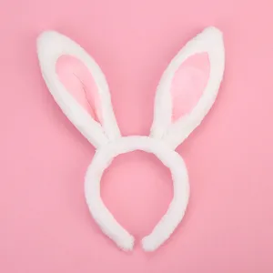 Detalle diadema orejas de conejo peluche blanco rosa, accesorio de pelo suave para fiesta.