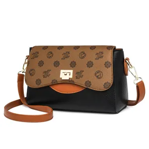 Klassische Retro-Umhängetasche mit Monogramm-Klappe, schwarz-braune PU-Ledertasche.