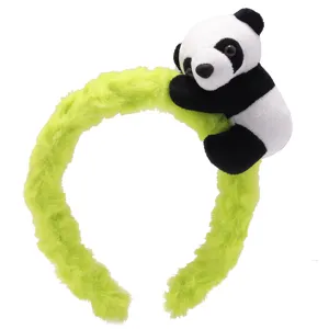 Süßer Plüsch Panda Haarreif und Klapparmband mit flauschigem grünen Band für Kinder und Alltag.