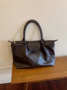 Grosse Kapazitaet Pendler Shopper braune Handtasche Damen leichte Reise Schultertasche