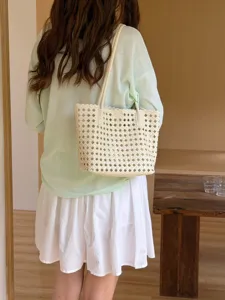 Sac cabas ajouré en cuir tissé blanc, élégant sac à main de vacances d'été détail.