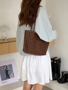 Sac cabas en cuir tressé marron, sac panier ajouré décontracté pour les vacances d'été.