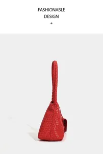 Elegante borsa a mano in pelle intrecciata rossa, borsa a spalla alla moda francese.