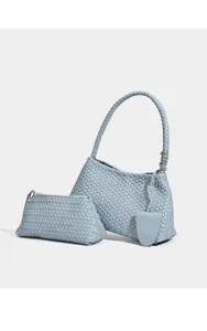 Borsa a spalla in pelle intrecciata azzurro chiaro con pochette abbinata stile chic