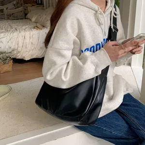 Borsa a tracolla in morbida pelle nera da donna, grande borsa minimalista casual.