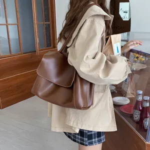 Retro brown PU leather shoulder tote bag, large capacity daily commuting style detail view