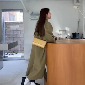 Ρετρό κίτρινη δερμάτινη τσάντα χιαστί ώμου για γυναίκες, κομψή casual φθινοπωρινή τσάντα ώμου.