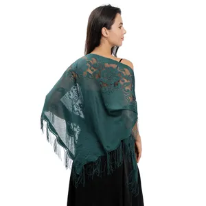 Chale a franges en dentelle florale vert fonce pour femmes, accessoire de soiree elegant view.