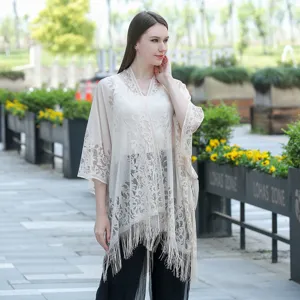 Cardigan kimono en dentelle florale pour femme haut de plage chic avec franges