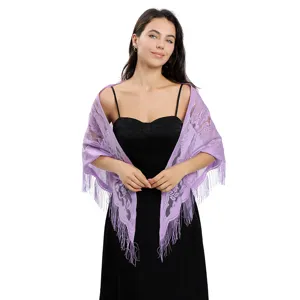 Chle en dentelle mauve avec franges élégantes, idéal pour robes de soirée et mariages.