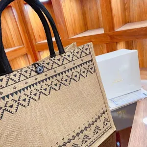 Grote jute shopper tas met geometrisch patroon stijlvolle casual handtas voor dames