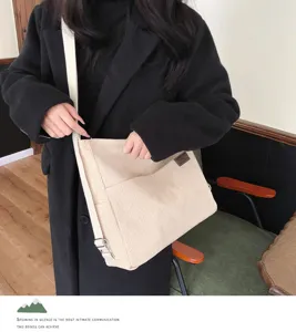 Sac bandoulière en toile velours côtelé rétro, grand cabas décontracté pour les étudiants.