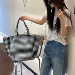Black and white plaid canvas tote bag, large capacity casual shoulder bag for women daily commute.