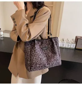 Close-up detail of the vintage leopard print large capacity women shoulder tote bag stylish.
