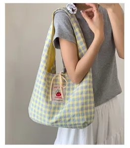 Japanese style fresh plaid canvas shoulder bag for women, large capacity daily student tote.