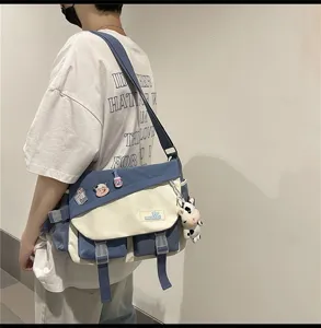Japanische Faroblock-Segeltuch-Umhängetasche, große Freizeit-Werkzeugtasche für Studenten.